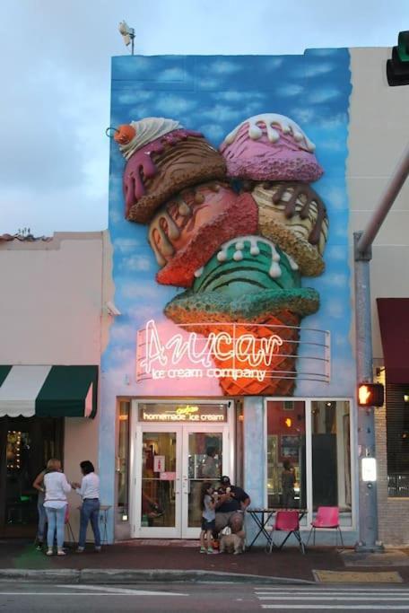 Amazing Experience In Calle Ocho Miami Exteriér fotografie